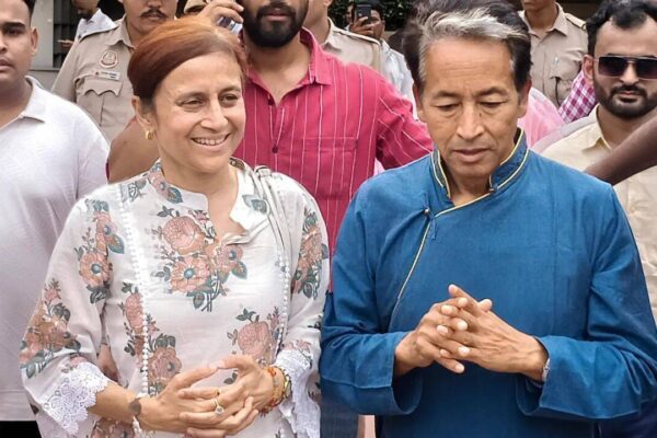 'It does not end in darkness': Sonam Wangchuk visits Rajghat, congratulates youth on protest | India News
