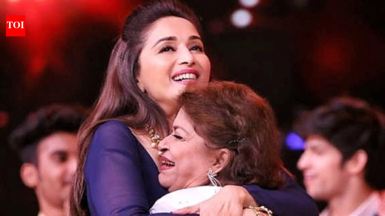 When Madhuri Dixit paid an emotional Guru Purnima tribute to the late choreographer Saroj Khan: 'Nobody made women look more beautiful' | Hindi Movie News