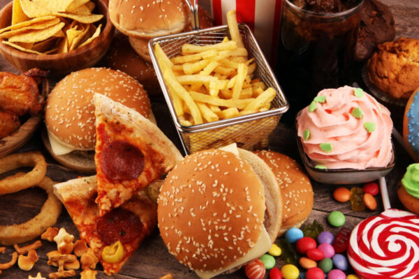 Parenting Tips For Healthy Eating: Father tricks daughter with fake ultrasound to stop her from eating junk food; why ultra-processed foods are hard to resist and how parents can promote healthy eating habits
