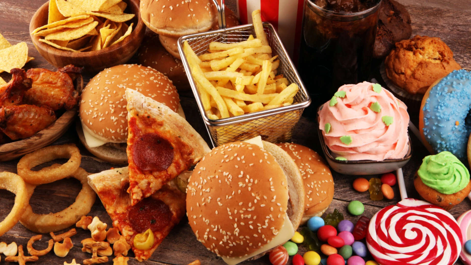 Parenting Tips For Healthy Eating: Father tricks daughter with fake ultrasound to stop her from eating junk food; why ultra-processed foods are hard to resist and how parents can promote healthy eating habits