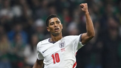 Ten-man England hang on to 3-2 win against Mexico