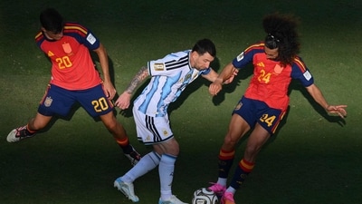 Wayne Rooney calls out Lionel Messi for unsporting behaviour in FIFA World Cup final: ‘Sad to see him do that'
