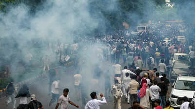 CJP stir: Woman injured during 'Sansad Chalo' march taken off ventilator; responding to treatment, say docs | Delhi News