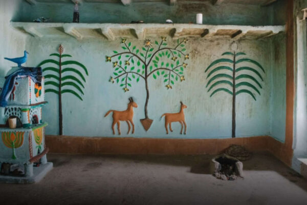 Her husband locked her inside a windowless house for 15 years: Meet Sonabai Rajwar, who turned her prison into a museum and pioneered clay art in Chhattisgarh |