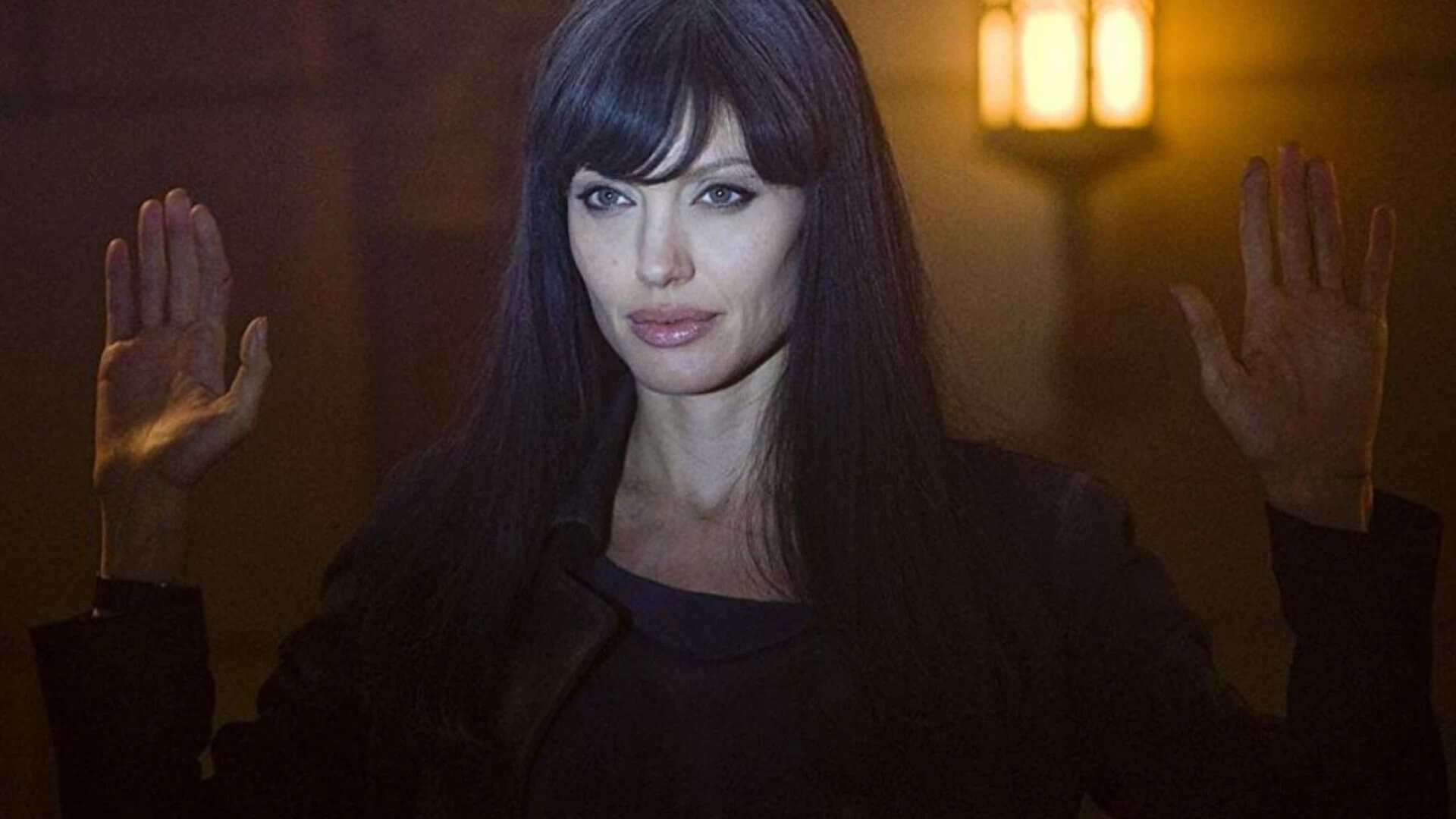 Angelina Jolie set to leave LA after twins Vivienne Jolie-Pitt and Knox Jolie-Pitt turn 18 |