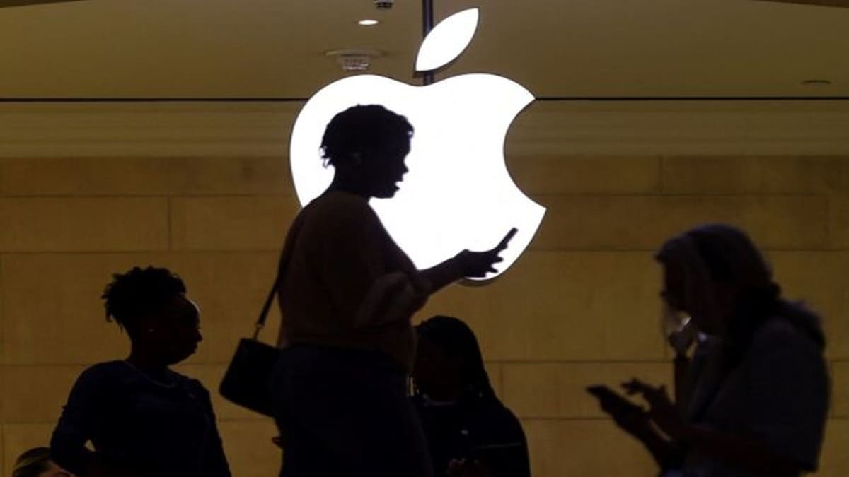 Apple looks to buy Chinese-made memory chips by lobbying US