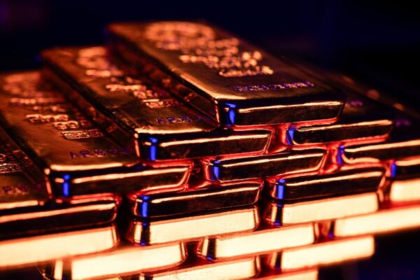 Gold steadies after weekly gain as US Fed rate-hike worries recede