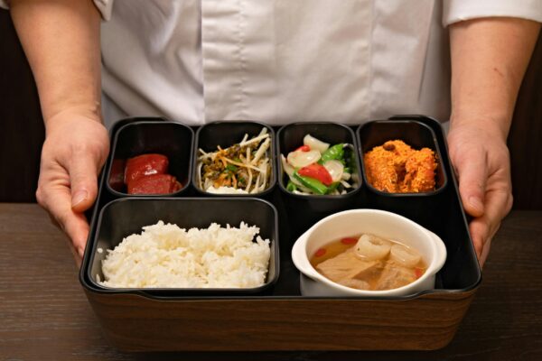 Japanese bento vs Indian tiffin: The fascinating differences behind two iconic lunch traditions |