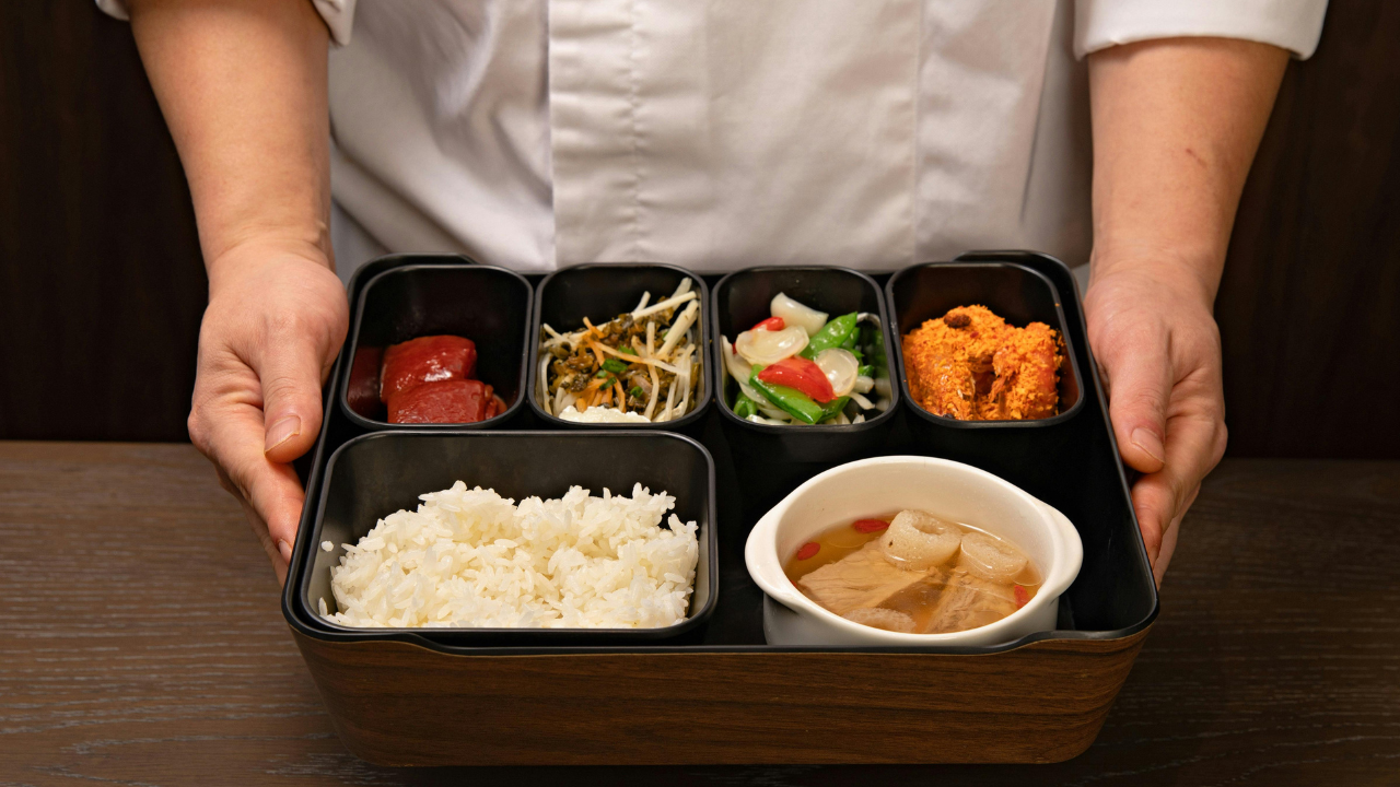 Japanese bento vs Indian tiffin: The fascinating differences behind two iconic lunch traditions |
