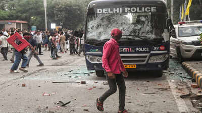 'Unacceptable in a democratic society': SC bar bodies condemn police action against protesters, lawyers during CJP march | India News