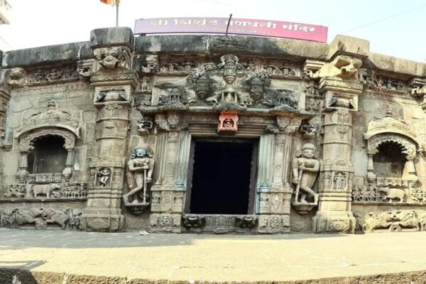At this unique temple in Maharashtra, Lord Ganesha has three trunks and a secret underwater chamber; how travellers can reach here