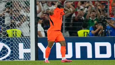 Watch: 29 June déjà vu! Justin Kluivert repeats father Patrick Kluivert's penalty heartbreak 26 years later | Football News