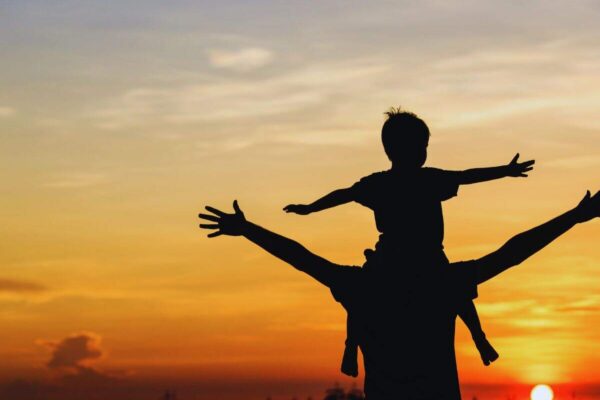 Psychology says that individuals who travel with family tend to exhibit higher emotional resilience, stronger social bonding, and better overall well-being |