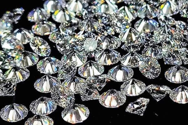 How to know if the diamond gifted to you is natural or lab-grown |