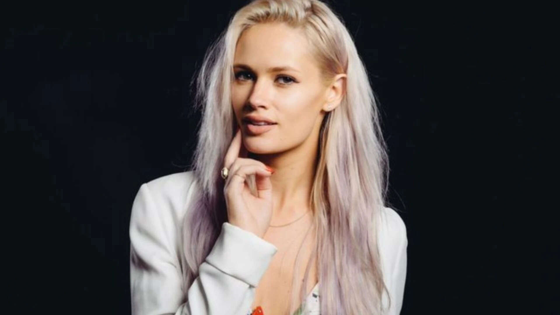 Tragic Death of Lauren Bennett: Father Calls Out NHS Failures Amid Suspected Suicide Investigation |