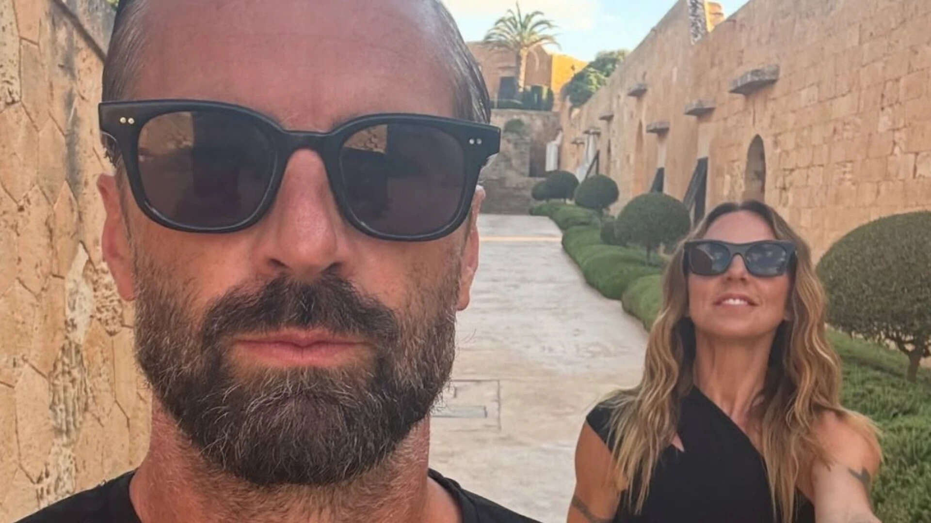 Melanie Chisholm Wedding News: Sporty Spice Melanie Chisholm marries Australian model Chris Dingwall in Victoria Beckham-designed gown | English Movie News