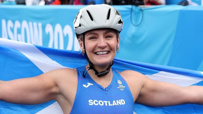 Scotland's Melanie Woods wins gold twice after bizarre Commonwealth Games wheelchair race rerun | Commonwealth Games News