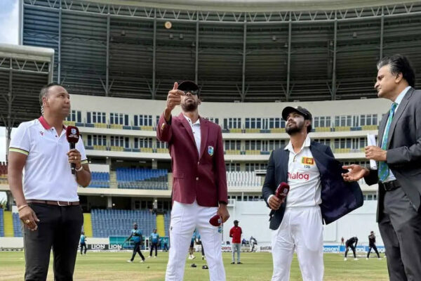 Sri Lanka 35/2 in 12.0 Overs