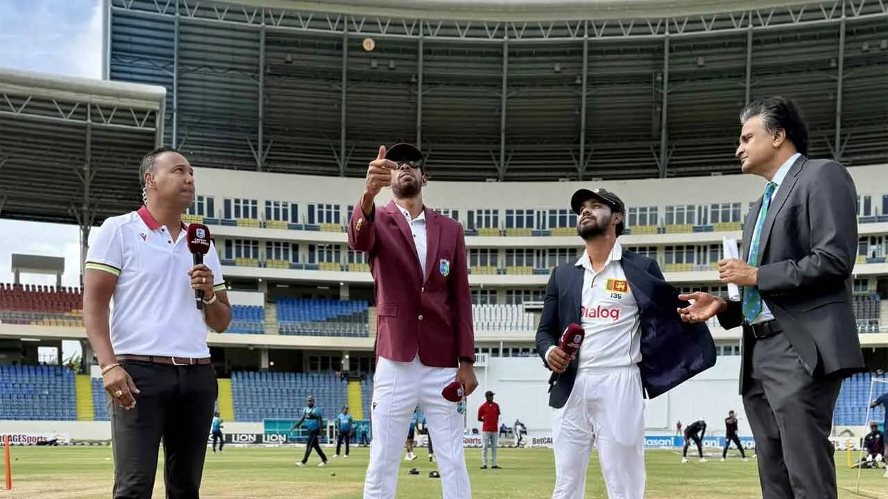 Sri Lanka 35/2 in 12.0 Overs