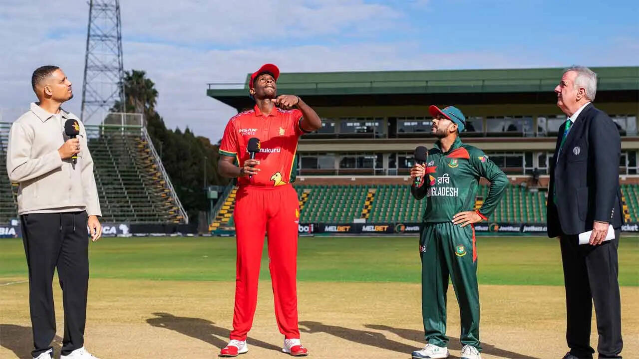 Zimbabwe 70/8 in 20.0 Overs
