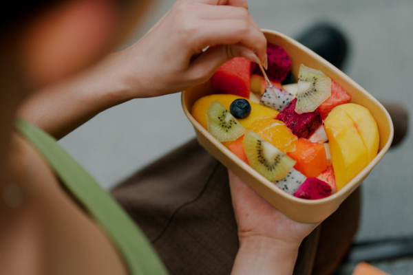 Should fruits be eaten before or after meals? Here's what research actually says