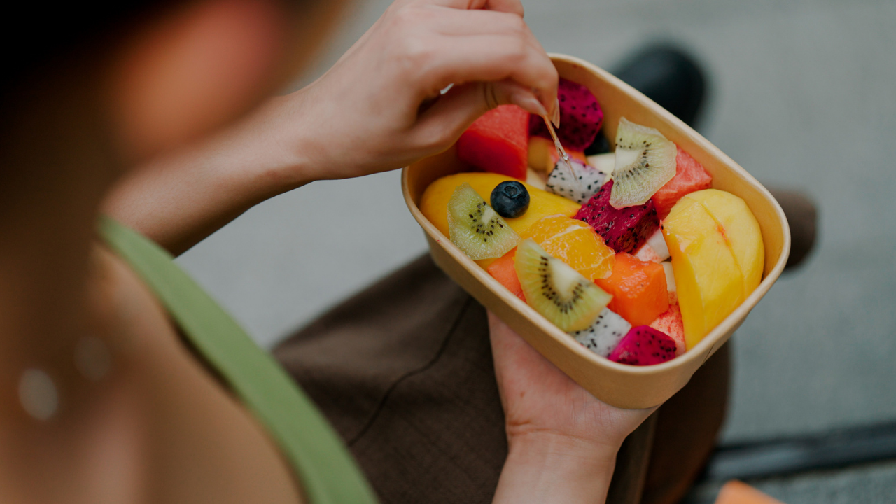 Should fruits be eaten before or after meals? Here's what research actually says