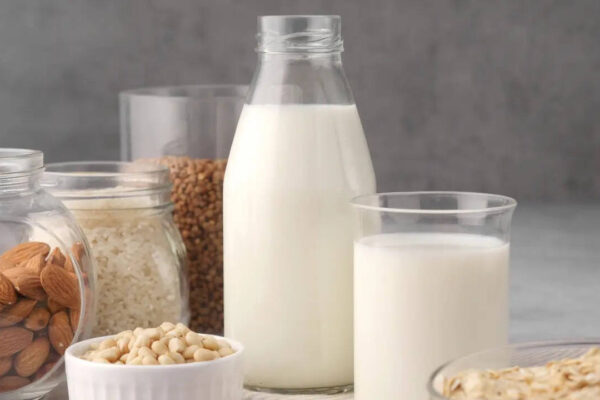 7 delicious Indian food items that have more calcium than milk per 100 grams; alternatives for plant-based and diary-free diets