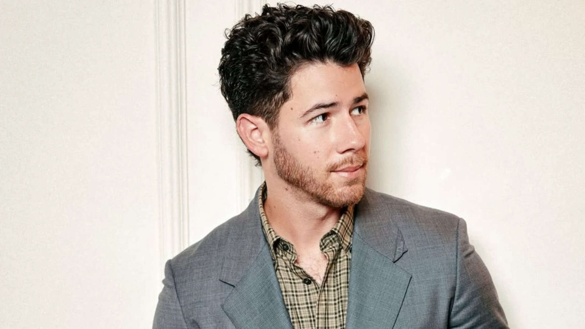 Nick: Nick Jonas Reflects on Box Office Disappointment of 3D Concert Film Compared to Miley Cyrus' Success |
