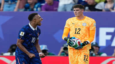 Watch: Kylian Mbappe ignores handshake before Paraguay goalkeeper loses cool after France's 1-0 win at FIFA World Cup | Football News