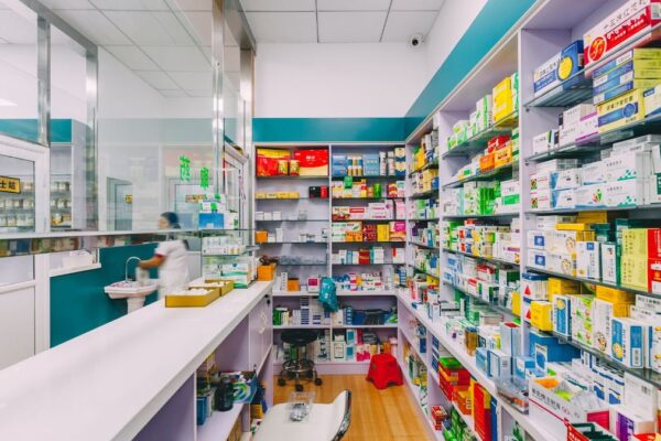 Aarti Drugs Q1 profit falls 7% despite 19% revenue growth; announces leadership transition