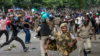 Delhi Police scrutiny finds 989 with criminal records, including murder and rape accused, at CJP's 'Sansad Chalo' march | Delhi News