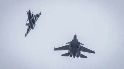 Parliamentary panel pulls up defence ministry over Rs 42,500 crore offset dues |