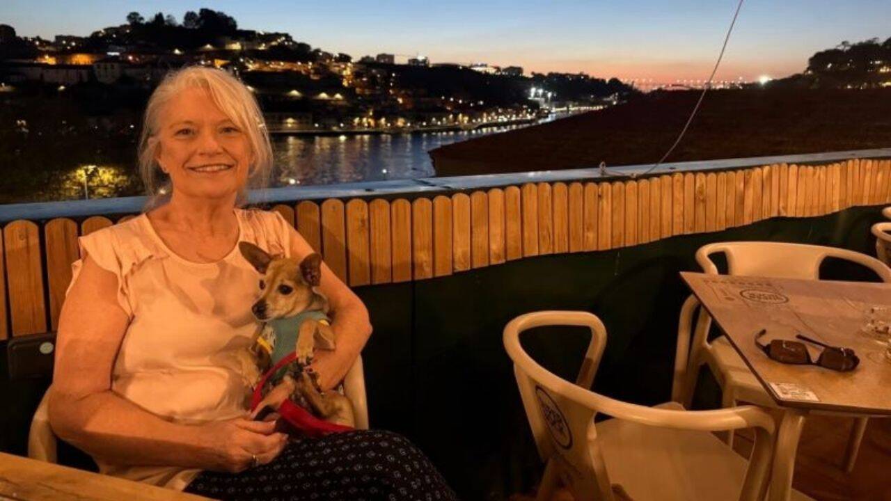 In 2021, a California teacher arrived in Portugal with four suitcases and her dog; five years later, she owns two apartments and is applying for citizenship |