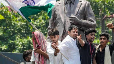 Lalu Yadav's son Tej Pratap Yadav arrested in Patna NEET protest case, sent to 14-day judicial custody | Patna News