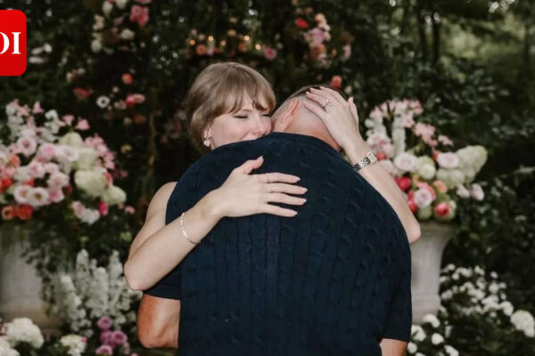 Taylor Swift's Stunning Wedding Dress: A Haute Couture Creation by Dior |