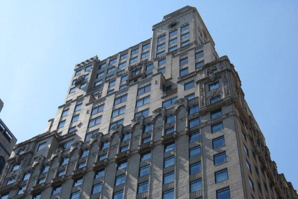 Billionaire casino mogul Steve Wynn is trying again to sell his Ritz-Carlton Central Park South penthouse for $70 million: Inside his stunning penthouse which is an epitome of luxury