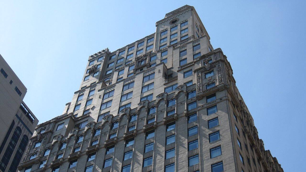 Billionaire casino mogul Steve Wynn is trying again to sell his Ritz-Carlton Central Park South penthouse for $70 million: Inside his stunning penthouse which is an epitome of luxury