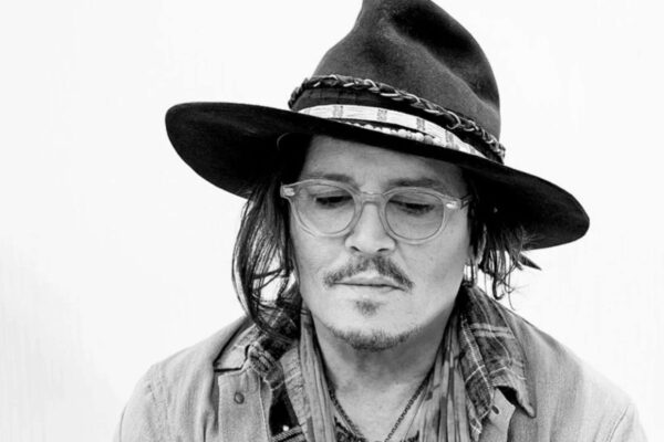 Johnny: Johnny Depp's Fascination with Human Behavior: A Deep Dive Into His Unconventional Acting Choices |