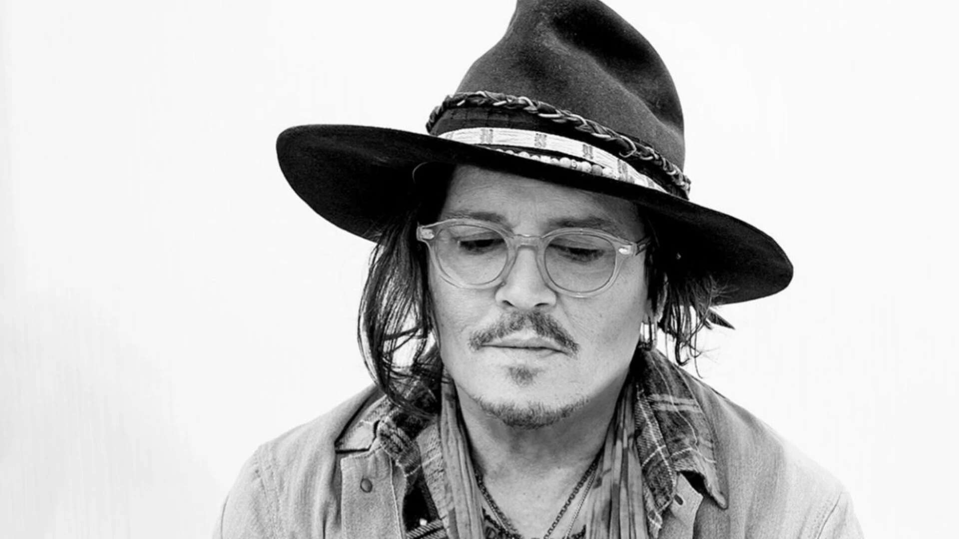Johnny: Johnny Depp's Fascination with Human Behavior: A Deep Dive Into His Unconventional Acting Choices |