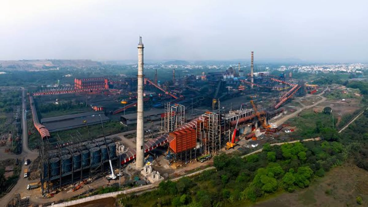 Lloyds Metals posts record Q1 iron ore production, targets 26 MT in FY27