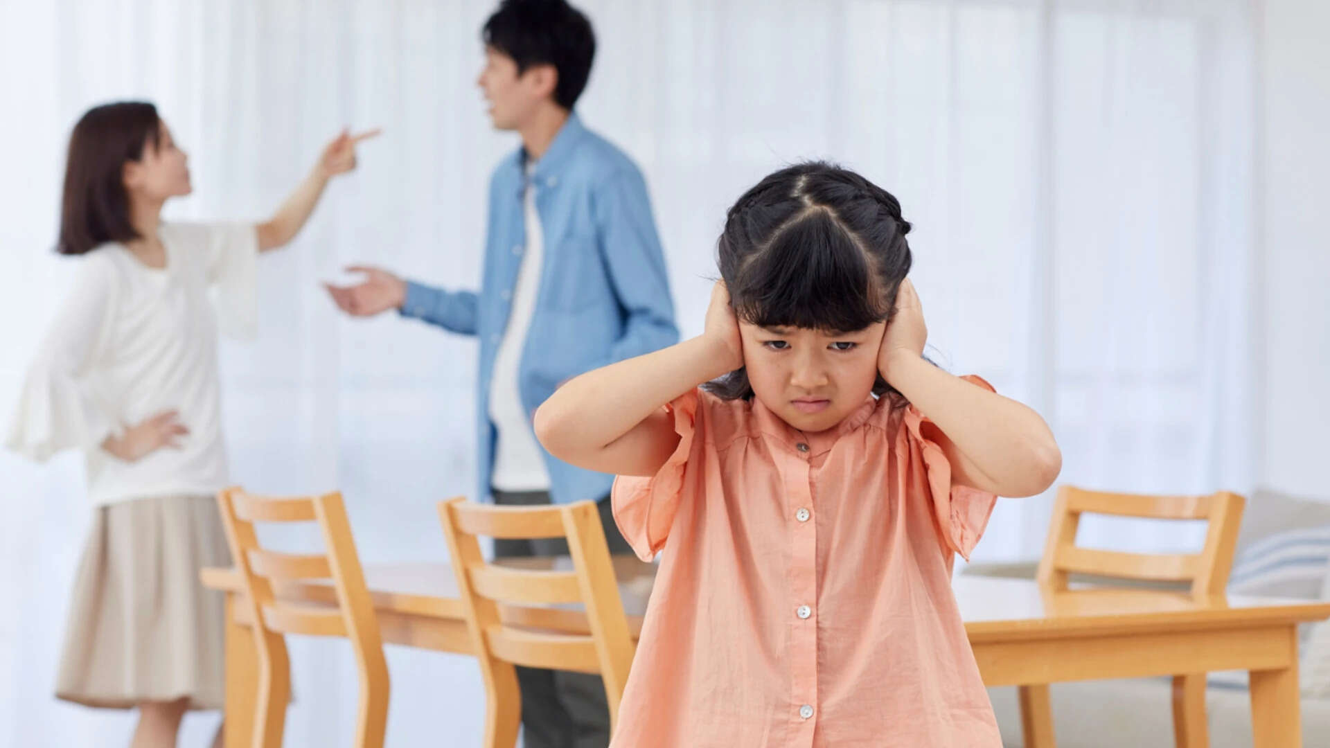 Why some children disrespect their mothers and what a father’s behaviour has to do with it