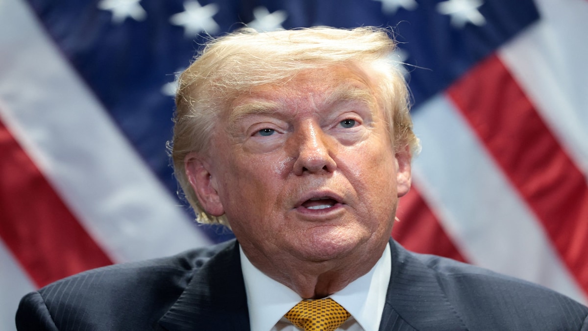 Why Wall Street could pay $100,000 a month to read Trump's posts a few seconds early