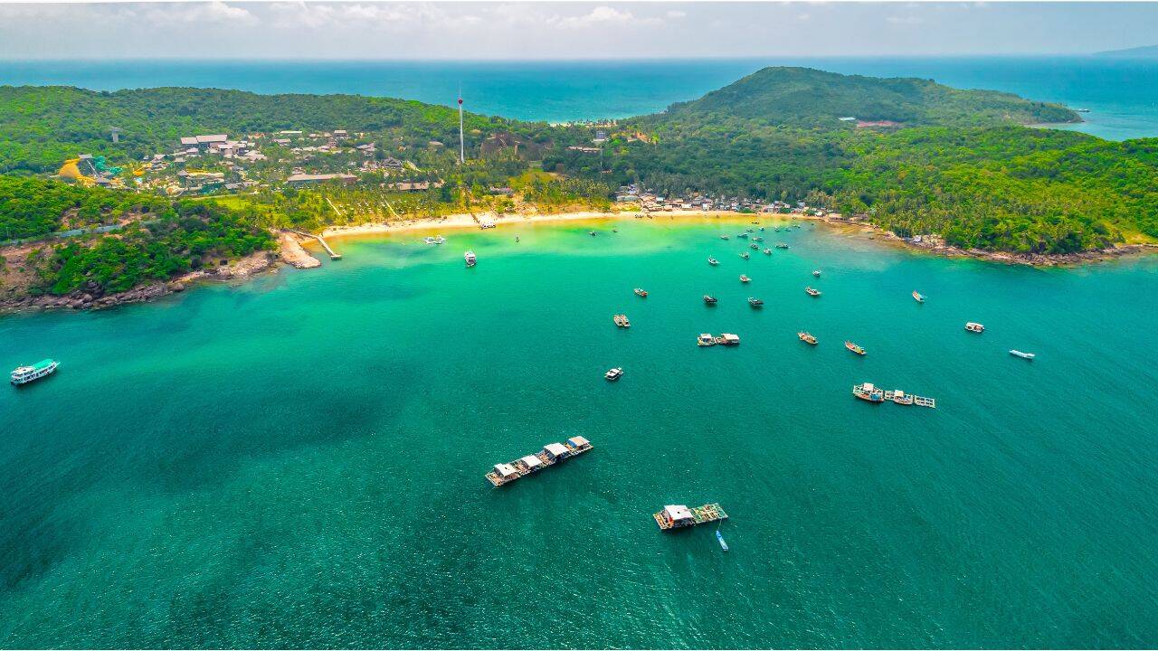 Phu Quoc Boat Accident: “The boat had hardly left the island, we were all screaming for help…”: How a dream holiday near Vietnam's Phu Quoc ended in tragedy