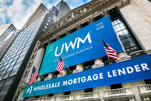 United Wholesale Mortgage plunges 40%; suspends dividend, raises capital