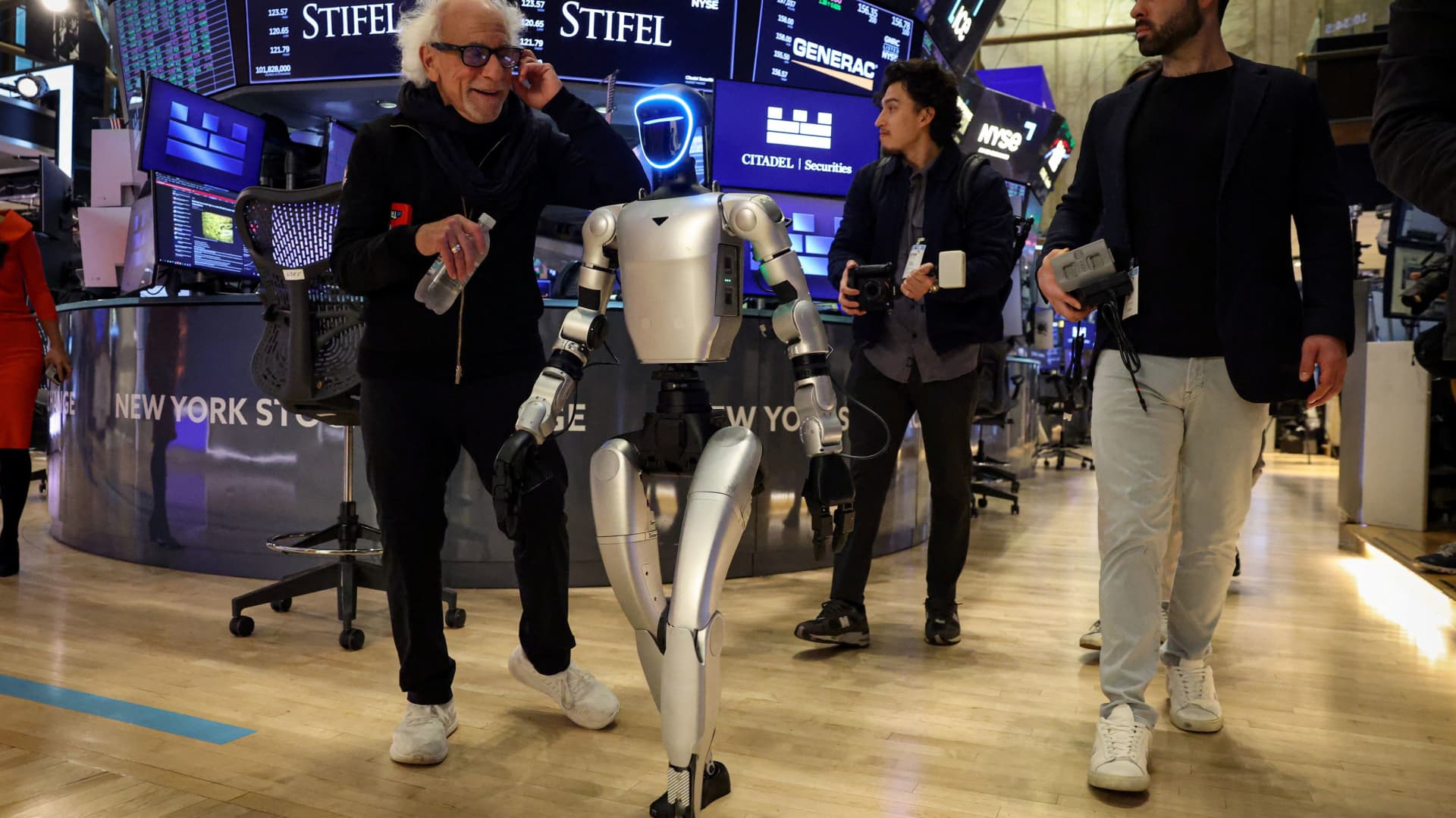 Analysts favor humanoid supplier, even as robots remain concepts — for now
