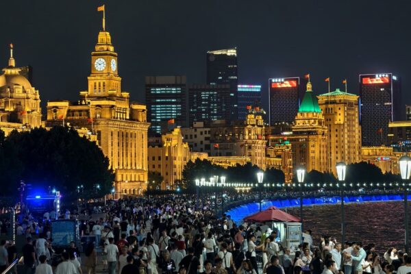 Tourism price wars threaten China's consumer spending