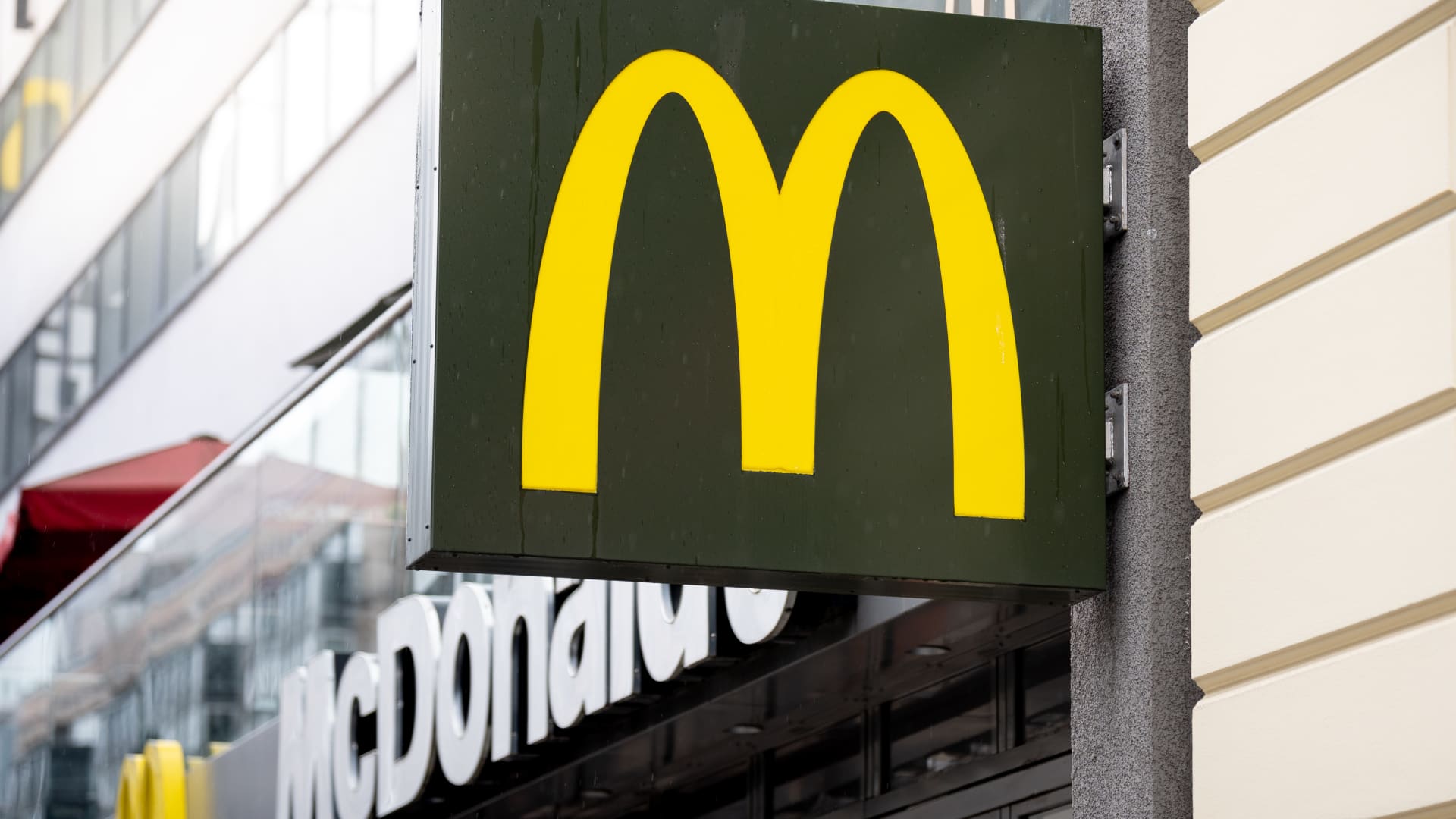 Stocks making the biggest moves premarket: MCD, CAT, PLTR, MRK