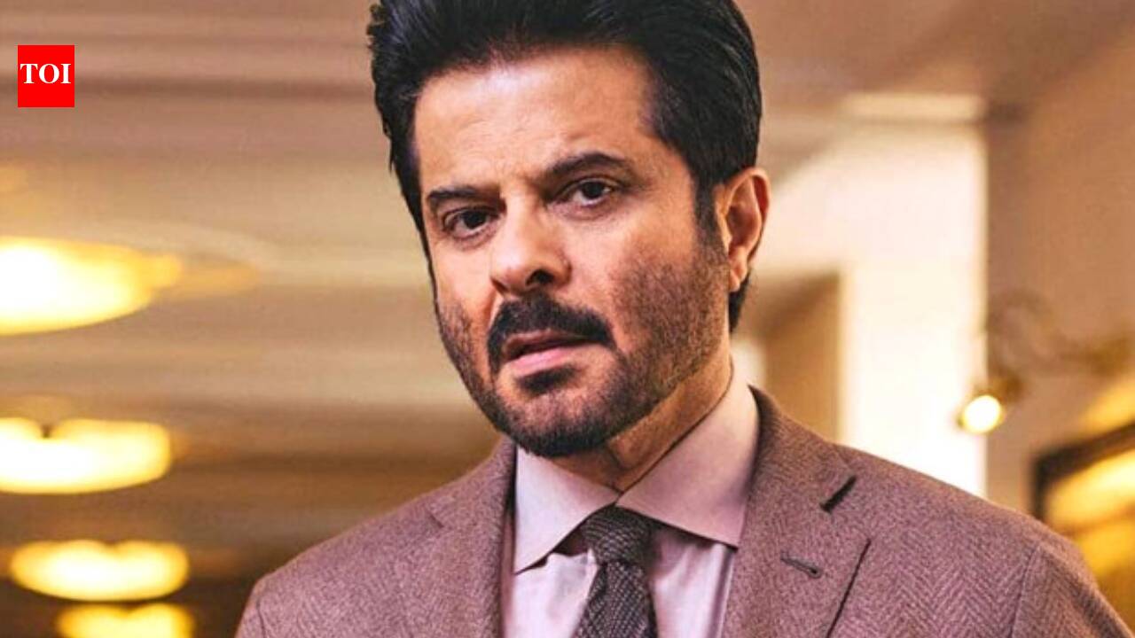 Satish Kaushik: 'I miss my friend': Anil Kapoor remembers late dear friend Satish Kaushik on friendship day | Hindi Movie News