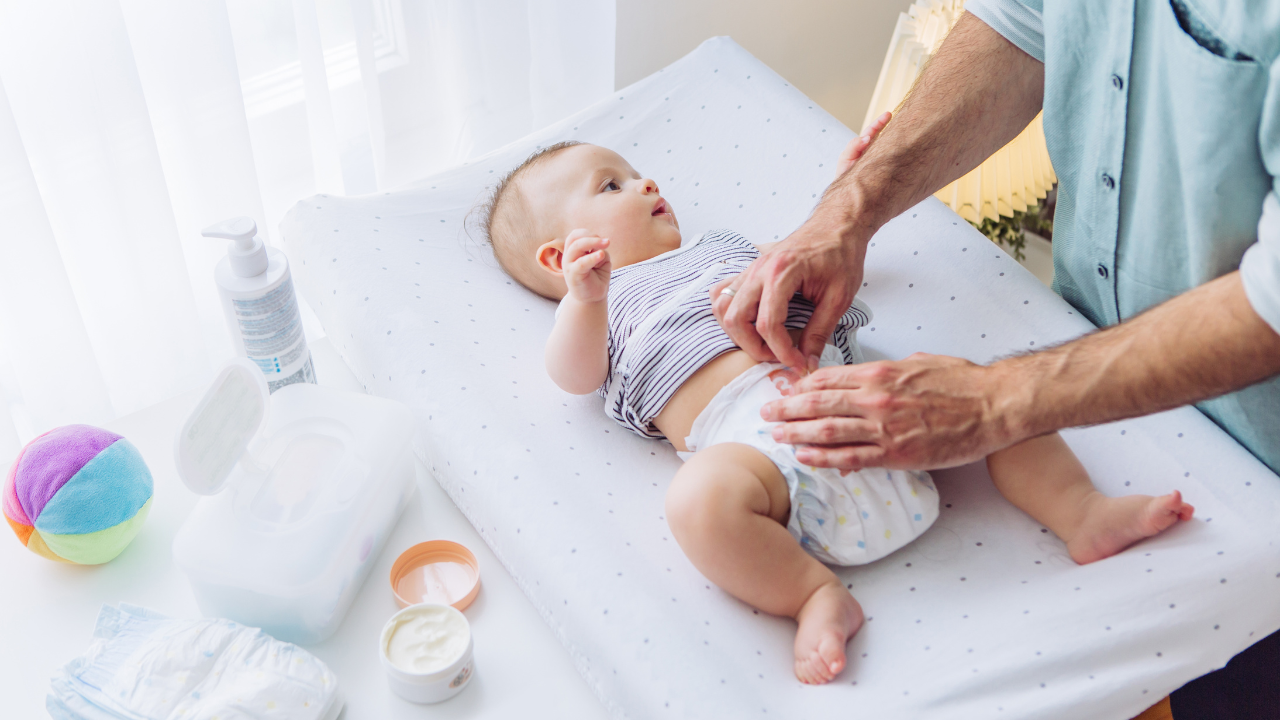 Do diapers affect a baby's ability to walk? What research says about mobility, walking and whether parents should worry |