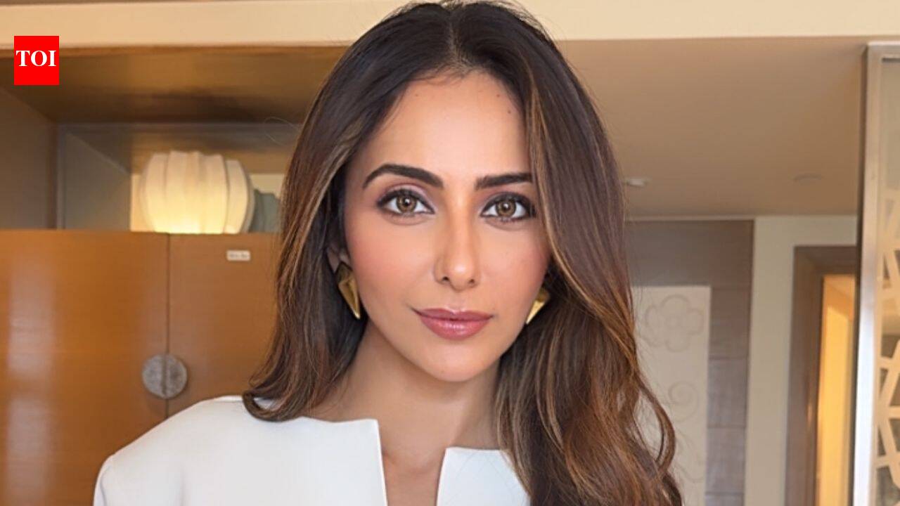 'Ramayana' star Rakul Preet Singh's aces monochrome dressing in an all-white crop jacket and skirt co-ord set that is budget friendly at just Rs 6,000 | Hindi Movie News